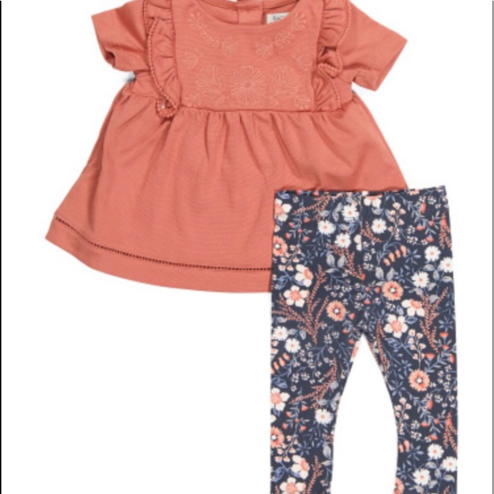 New 2pc 3-6mo floral leggings and embroidery pink top.